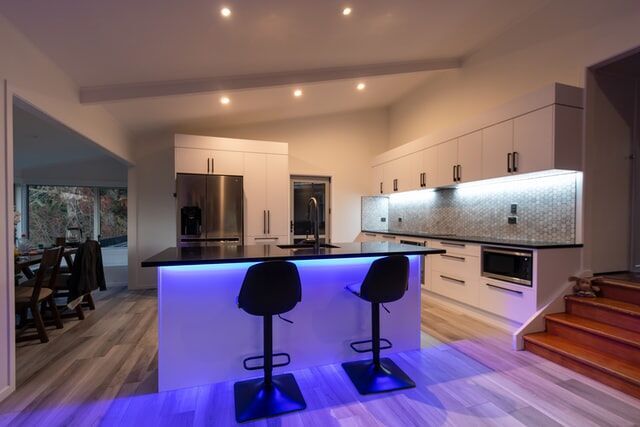 Why You Should Considering Installing Vinyl Tiles on Your Living Room Floors