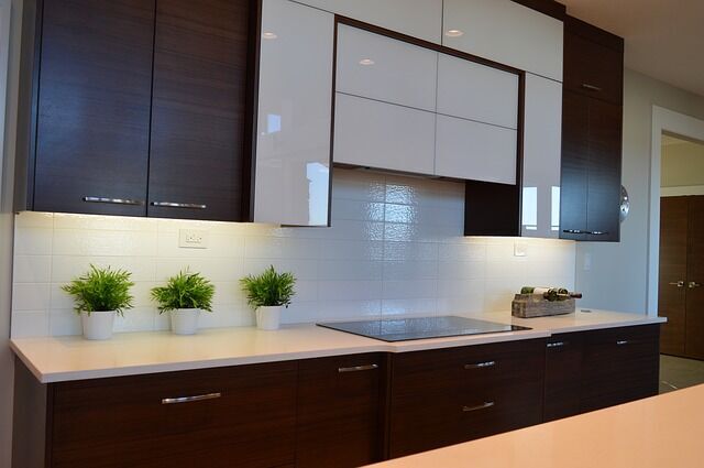 When to Use Large or Small Tiles in Your Home