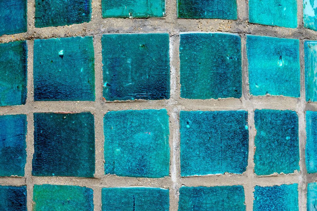 Tips to Remove Mold and Tough Stains from Your Ceramic Tiles